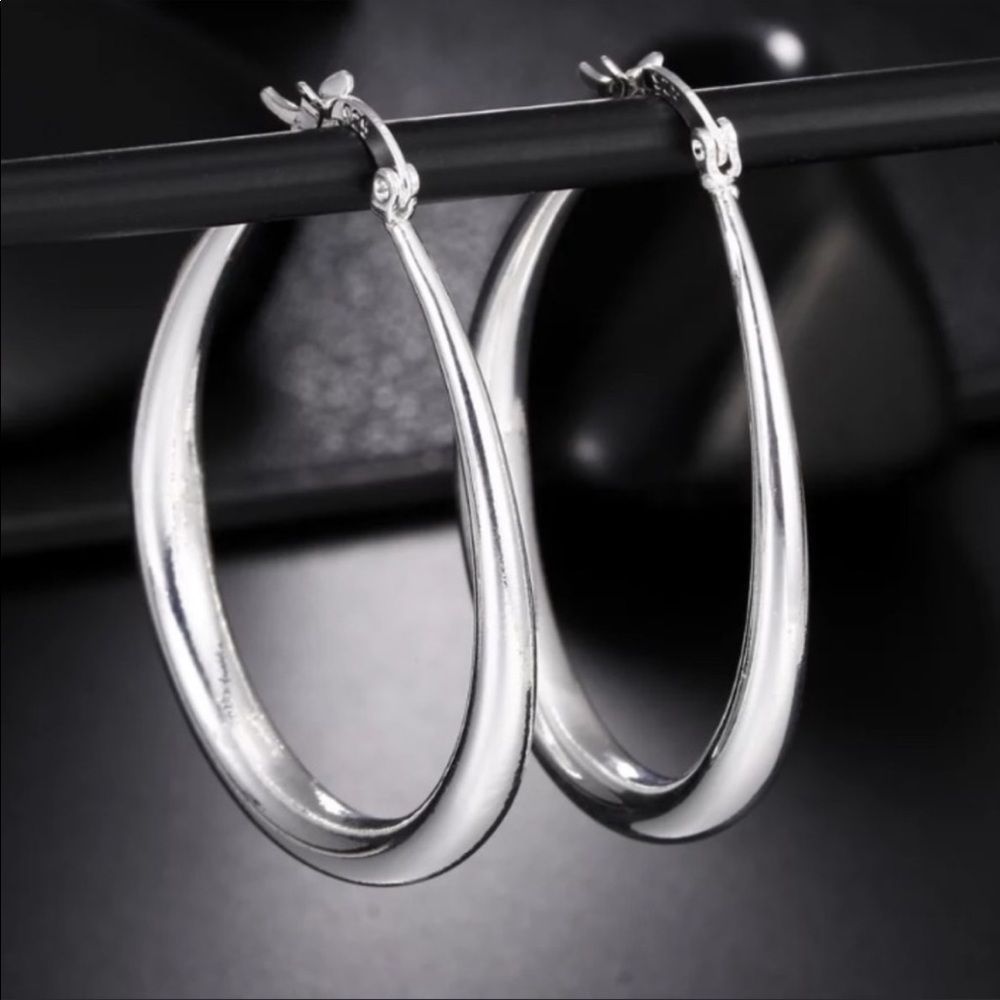 925 Sterling Silver Oval Hoop Earrings